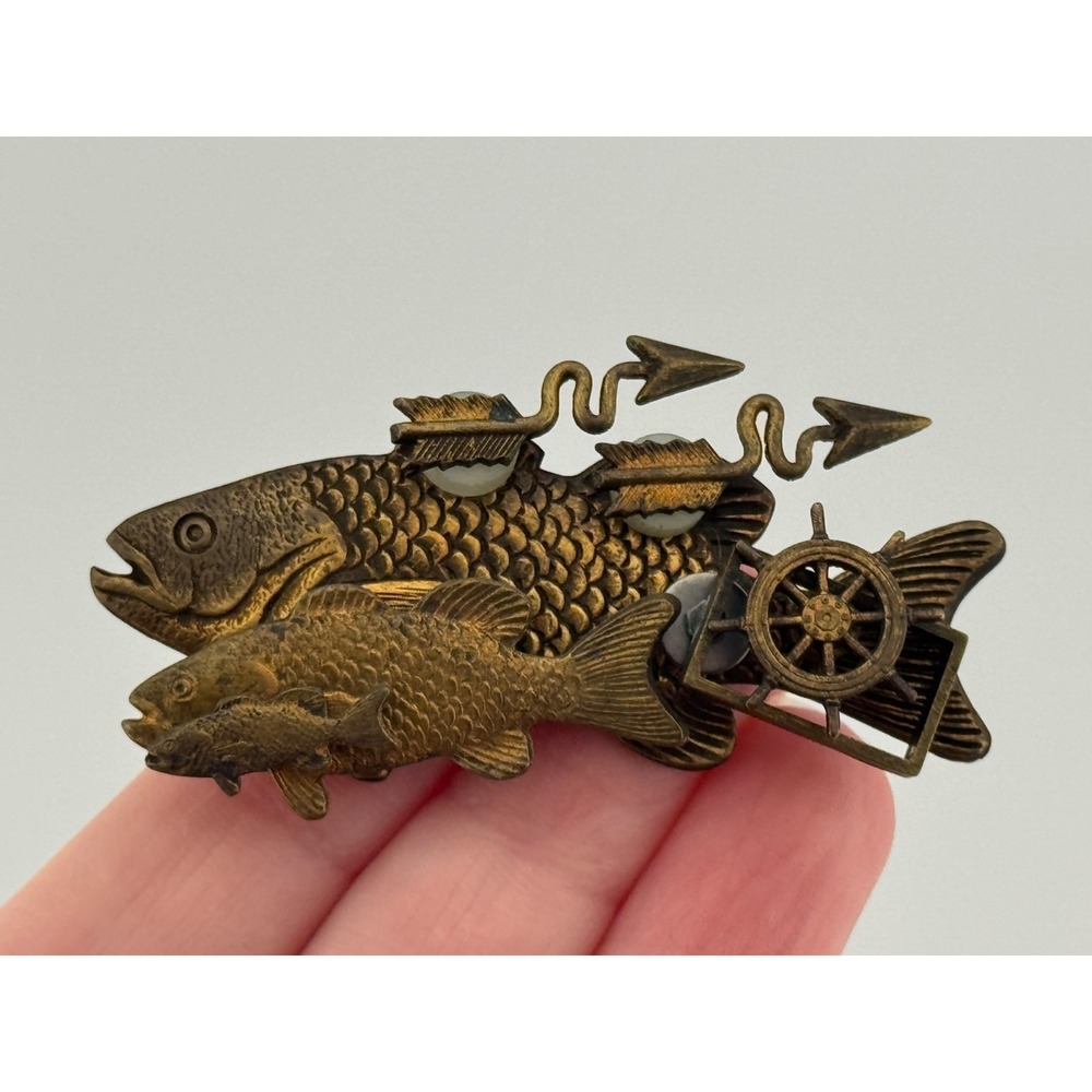 Vintage Modernist Artisan Fish Brooch Pin‎ Unsigned